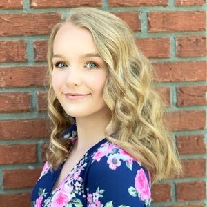 Meet your Posher, Brooke